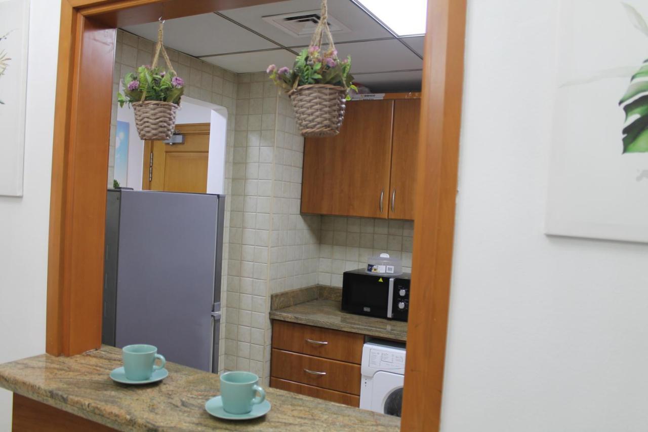 Newly Furnished One Bedroom Apartment Next To Metro & Beach In Marina Residence Dubaj Zewnętrze zdjęcie