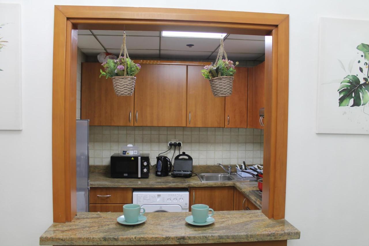 Newly Furnished One Bedroom Apartment Next To Metro & Beach In Marina Residence Dubaj Zewnętrze zdjęcie