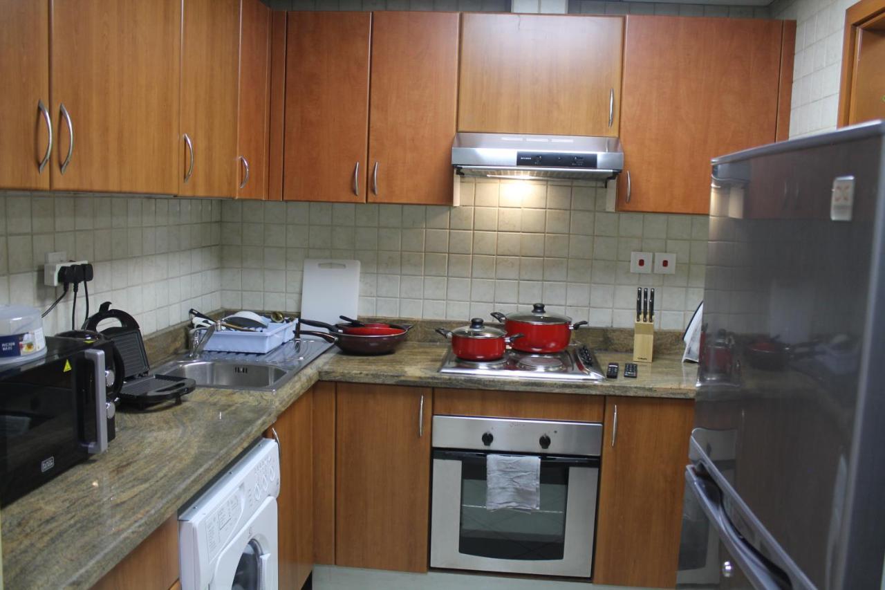 Newly Furnished One Bedroom Apartment Next To Metro & Beach In Marina Residence Dubaj Zewnętrze zdjęcie