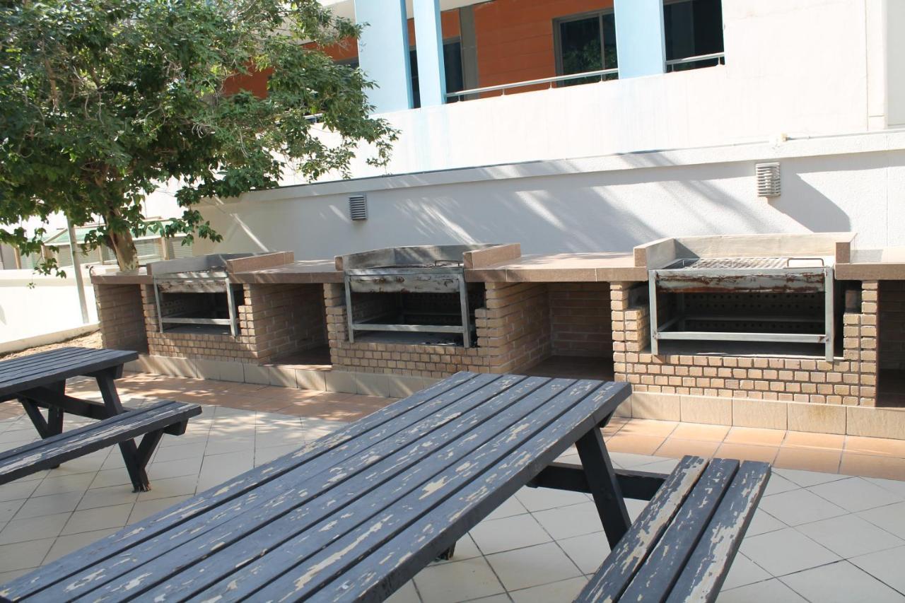 Newly Furnished One Bedroom Apartment Next To Metro & Beach In Marina Residence Dubaj Zewnętrze zdjęcie