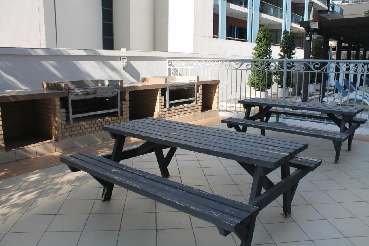 Newly Furnished One Bedroom Apartment Next To Metro & Beach In Marina Residence Dubaj Zewnętrze zdjęcie