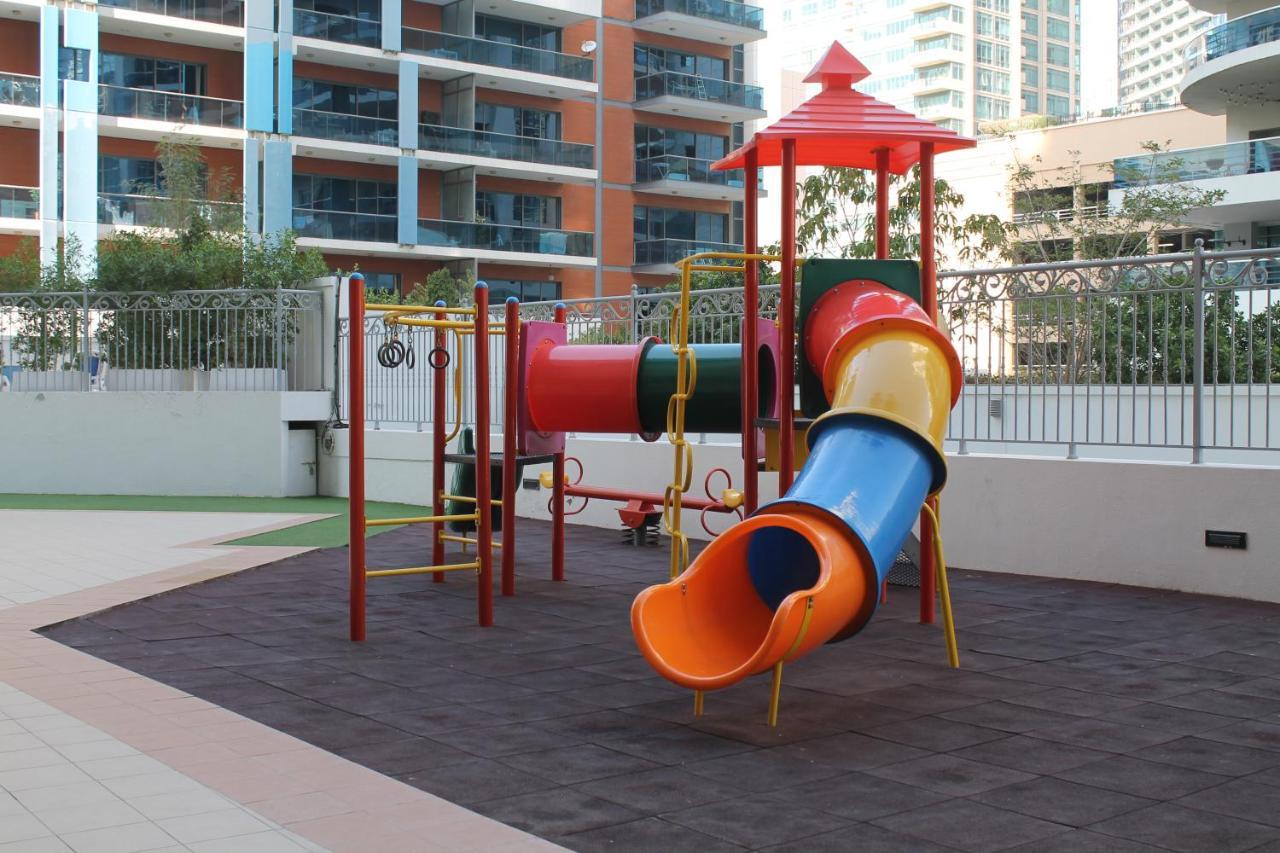 Newly Furnished One Bedroom Apartment Next To Metro & Beach In Marina Residence Dubaj Zewnętrze zdjęcie
