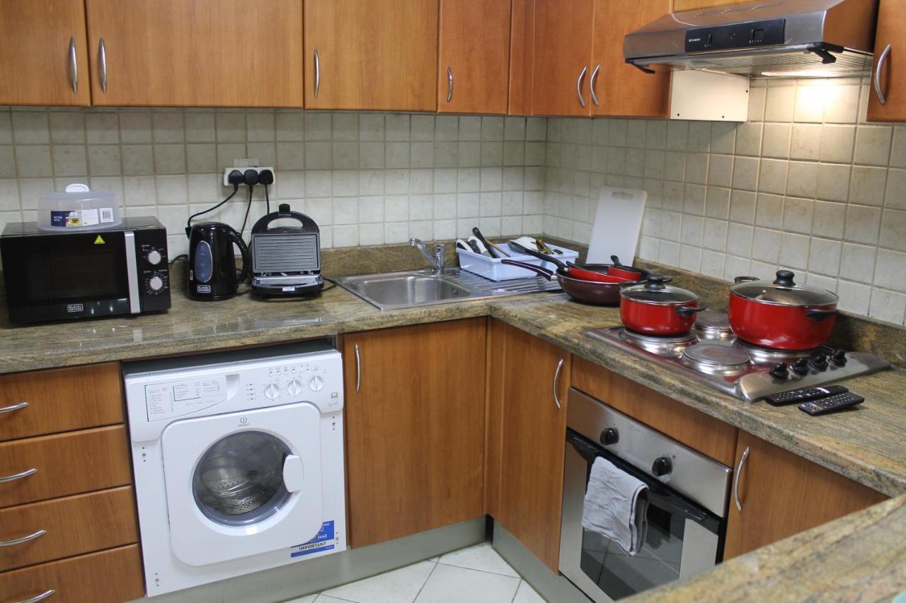 Newly Furnished One Bedroom Apartment Next To Metro & Beach In Marina Residence Dubaj Zewnętrze zdjęcie